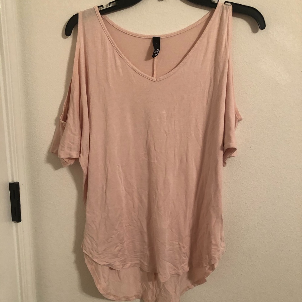 Cold Shoulder Top💕